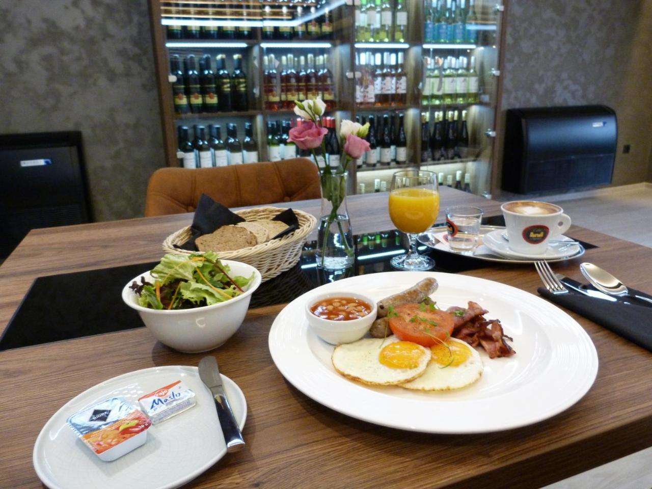 Elite Hotel Nová Dubnica 外观 照片